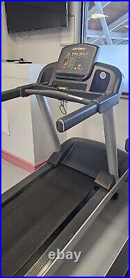 Life fitness Activate Commercial RUNNING Treadmill, Video inside + FREE DELIVERY